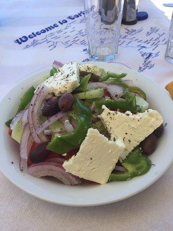 Akrogiali Taverna