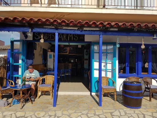 Sandys Arms Bar