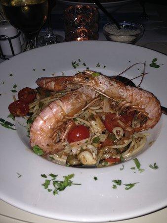 Alonakia Restaurant & Bar