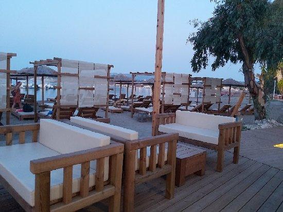 Sea Breeze Garden Tavern