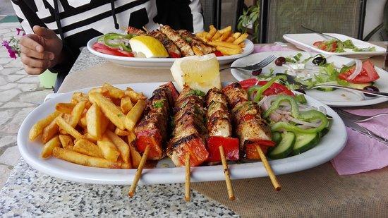 Korali Snack Bar & Grill Room