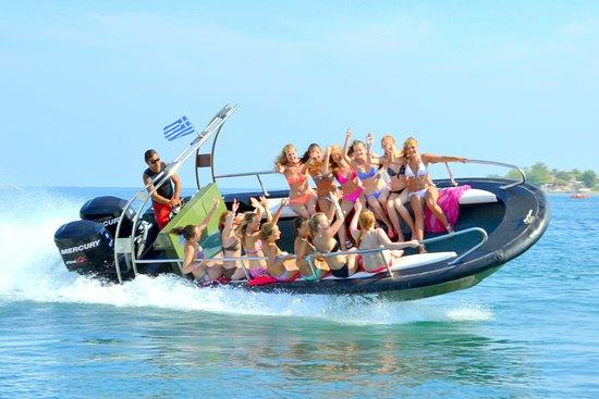 Crazy Speedboat