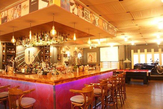 O2 Old School Rock Bar