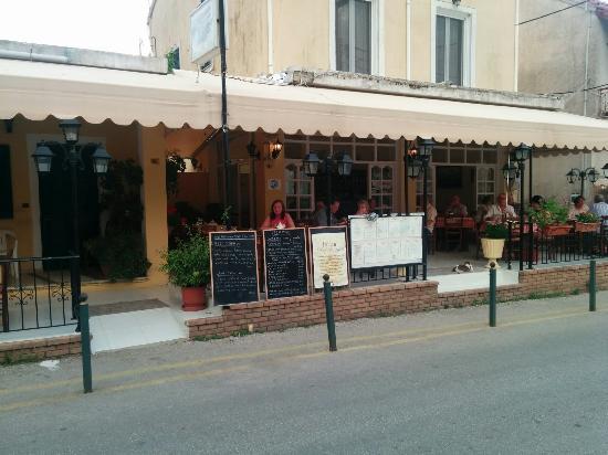 Istoni Restaurant